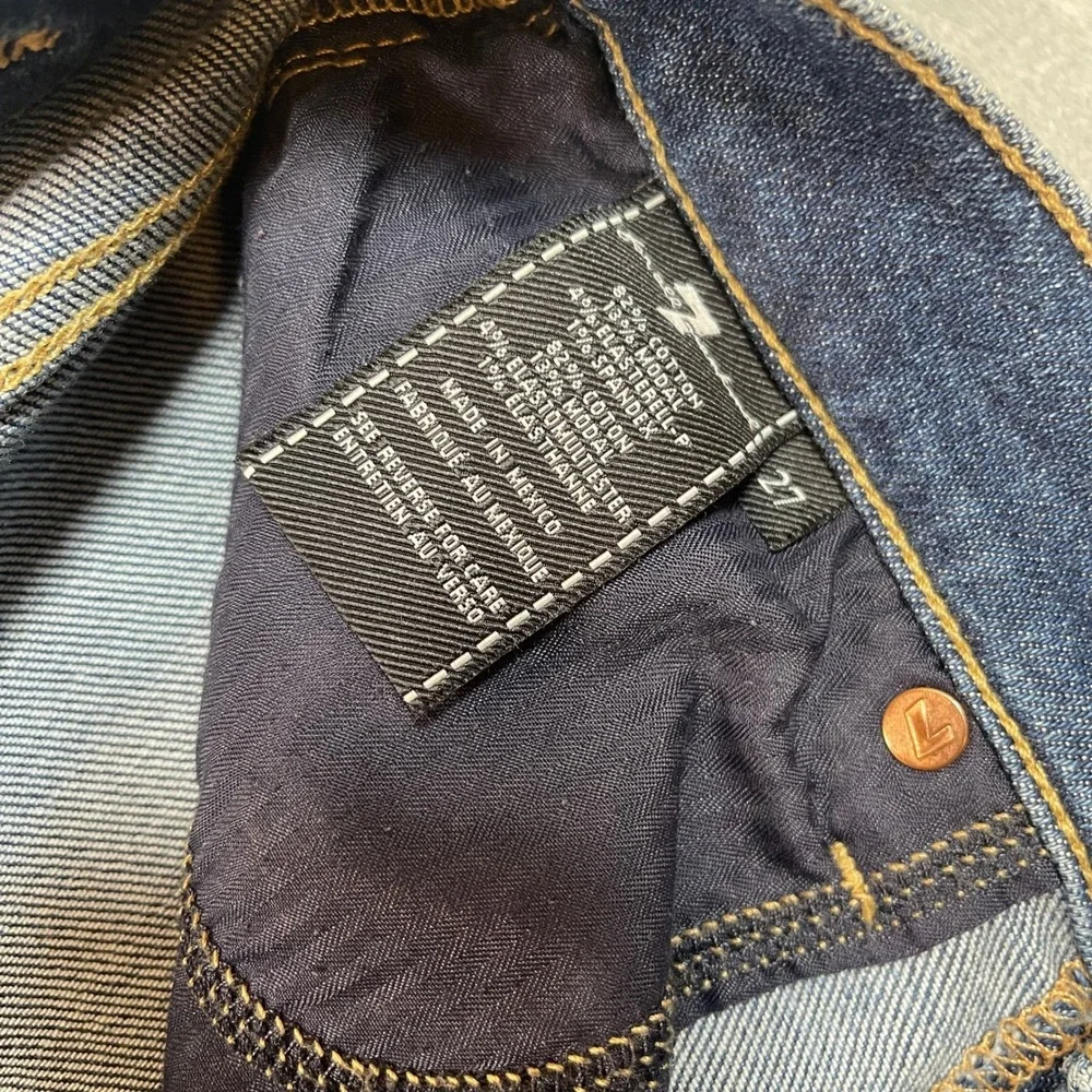 7 For All Mankind Jeans Womens Size 27 Cropped Alexa Blue Distressed Raw Hem - Picture 4 of 8